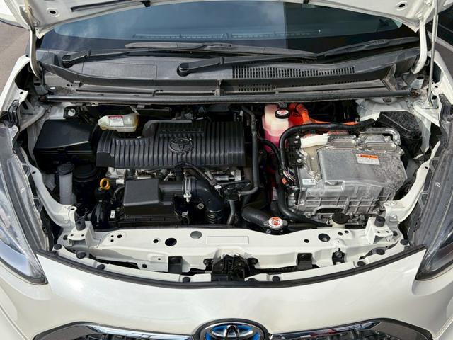 シエンタ ハイブリッドG クエロ モデリスタエアロ 純正9インチナビ 純正12.1インチフリップダウンモニター 純正アルミホイール クルーズコントロール ハーフレザーシート フルセグTV Bluetooth ETC 両側電動スライド(28枚目)