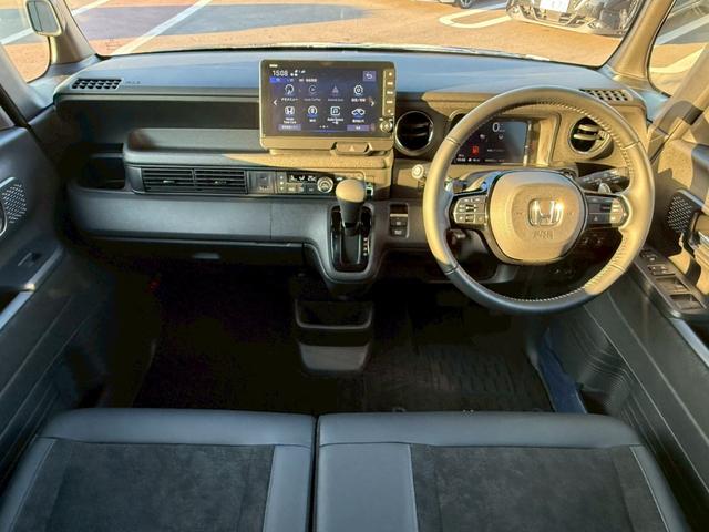 N-BOXカスタム ターボ 純正9インチナビ 両側電動スライドドア アラウンドビューモニター シートヒーター フルセグTV CD DVD USBポート パドルシフト 踏み間違防止 ドライブレコーダー ACC ホンダセンシング(2枚目)