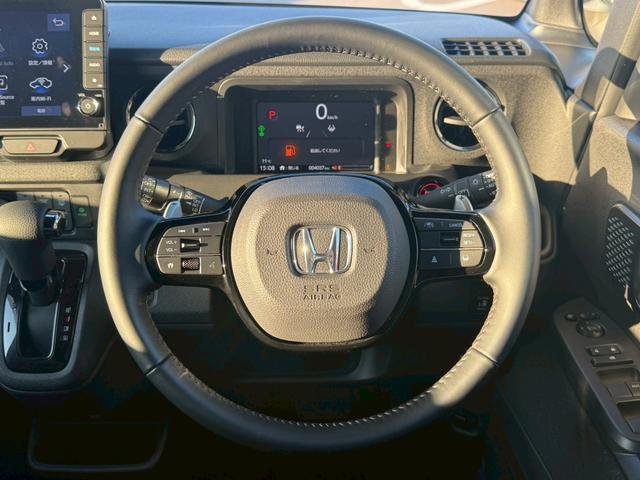 N-BOXカスタム ターボ 純正9インチナビ 両側電動スライドドア アラウンドビューモニター シートヒーター フルセグTV CD DVD USBポート パドルシフト 踏み間違防止 ドライブレコーダー ACC ホンダセンシング(8枚目)