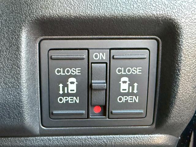 N-BOXカスタム ターボ 純正9インチナビ 両側電動スライドドア アラウンドビューモニター シートヒーター フルセグTV CD DVD USBポート パドルシフト 踏み間違防止 ドライブレコーダー ACC ホンダセンシング(14枚目)