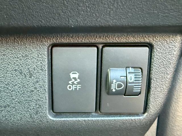 N-BOXカスタム ターボ 純正9インチナビ 両側電動スライドドア アラウンドビューモニター シートヒーター フルセグTV CD DVD USBポート パドルシフト 踏み間違防止 ドライブレコーダー ACC ホンダセンシング(15枚目)