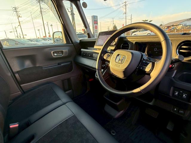 N-BOXカスタム ターボ 純正9インチナビ 両側電動スライドドア アラウンドビューモニター シートヒーター フルセグTV CD DVD USBポート パドルシフト 踏み間違防止 ドライブレコーダー ACC ホンダセンシング(20枚目)