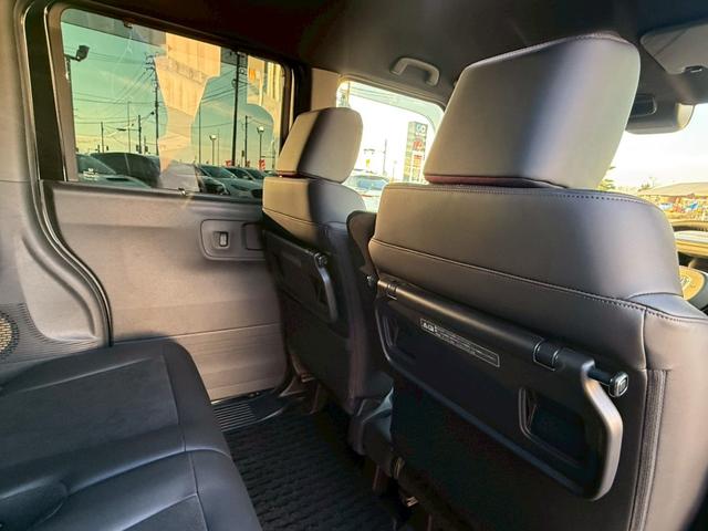 N-BOXカスタム ターボ 純正9インチナビ 両側電動スライドドア アラウンドビューモニター シートヒーター フルセグTV CD DVD USBポート パドルシフト 踏み間違防止 ドライブレコーダー ACC ホンダセンシング(22枚目)