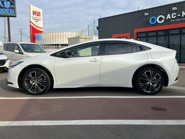 プリウス Ｚ　１２．３インチディスプレイオーディオ　全周囲カメラ　フルセグＴＶ　　デジタルインナーミラー　パワーシート　シートベンチレーション　パワーバックドア　ブラインドスポットモニター　ステアリングヒーター（5枚目）