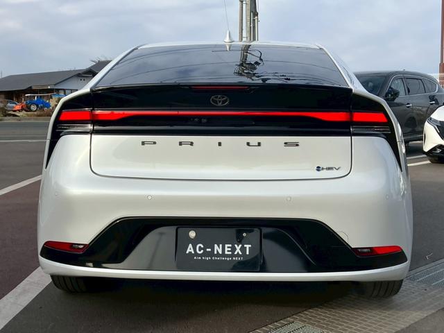プリウス Ｚ　１２．３インチディスプレイオーディオ　全周囲カメラ　フルセグＴＶ　　デジタルインナーミラー　パワーシート　シートベンチレーション　パワーバックドア　ブラインドスポットモニター　ステアリングヒーター（6枚目）
