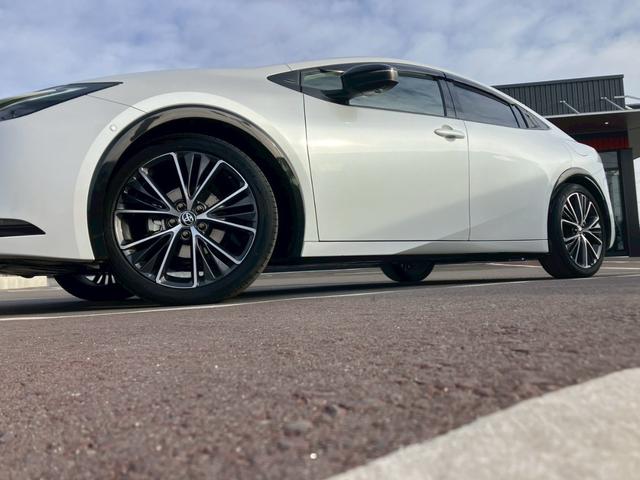 プリウス Ｚ　１２．３インチディスプレイオーディオ　全周囲カメラ　フルセグＴＶ　　デジタルインナーミラー　パワーシート　シートベンチレーション　パワーバックドア　ブラインドスポットモニター　ステアリングヒーター（7枚目）