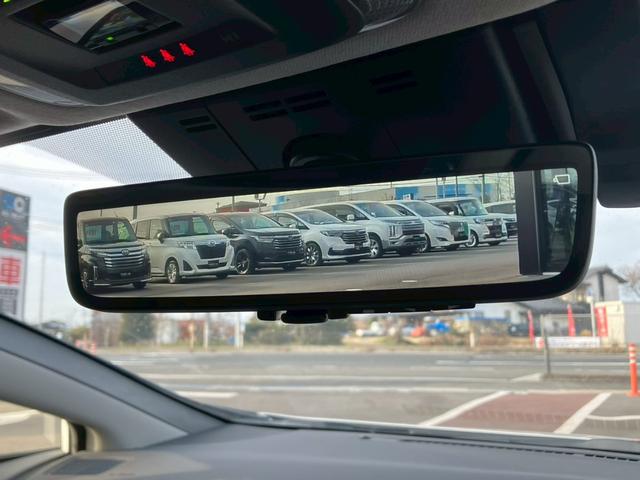 プリウス Ｚ　１２．３インチディスプレイオーディオ　全周囲カメラ　フルセグＴＶ　　デジタルインナーミラー　パワーシート　シートベンチレーション　パワーバックドア　ブラインドスポットモニター　ステアリングヒーター（19枚目）