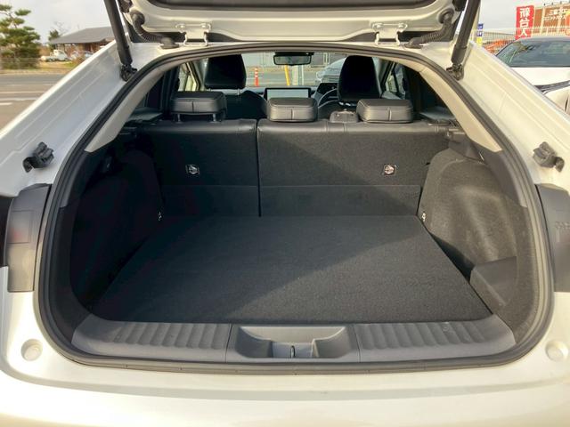 プリウス Ｚ　１２．３インチディスプレイオーディオ　全周囲カメラ　フルセグＴＶ　　デジタルインナーミラー　パワーシート　シートベンチレーション　パワーバックドア　ブラインドスポットモニター　ステアリングヒーター（27枚目）