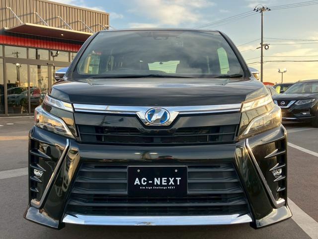 ヴォクシー ハイブリッドＺＳ　煌　ワンオーナー　純正１０インチナビ　純正１２．１インチフリップダウンモニター　モデリスタアルミ　両側電動スライド　シートヒーター　フルセグ　Ｂｌｕｅｔｏｏｔｈ　バックモニター　ＥＴＣ　ドラレコ　クルコン（4枚目）