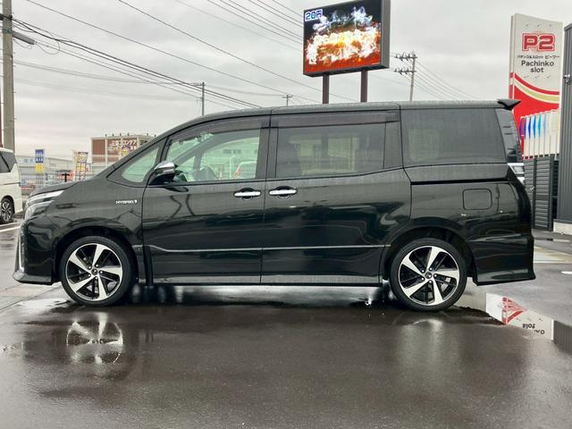 ヴォクシー ハイブリッドＺＳ　煌　ワンオーナー　純正１０インチナビ　純正１２．１インチフリップダウンモニター　モデリスタアルミ　両側電動スライド　シートヒーター　フルセグ　Ｂｌｕｅｔｏｏｔｈ　バックモニター　ＥＴＣ　ドラレコ　クルコン（5枚目）