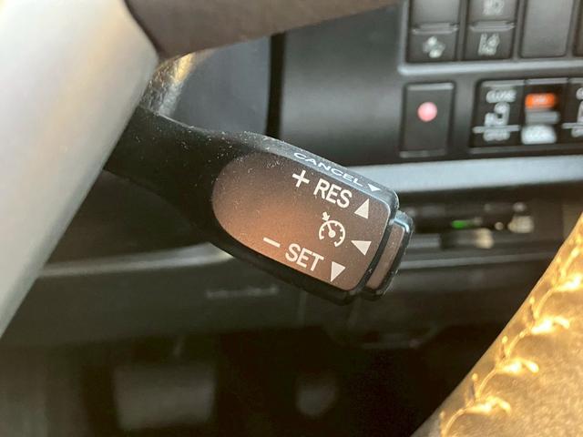 ヴォクシー ハイブリッドＺＳ　煌　ワンオーナー　純正１０インチナビ　純正１２．１インチフリップダウンモニター　モデリスタアルミ　両側電動スライド　シートヒーター　フルセグ　Ｂｌｕｅｔｏｏｔｈ　バックモニター　ＥＴＣ　ドラレコ　クルコン（10枚目）