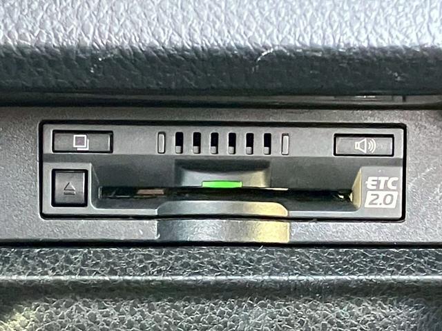 ヴォクシー ハイブリッドＺＳ　煌　ワンオーナー　純正１０インチナビ　純正１２．１インチフリップダウンモニター　モデリスタアルミ　両側電動スライド　シートヒーター　フルセグ　Ｂｌｕｅｔｏｏｔｈ　バックモニター　ＥＴＣ　ドラレコ　クルコン（19枚目）