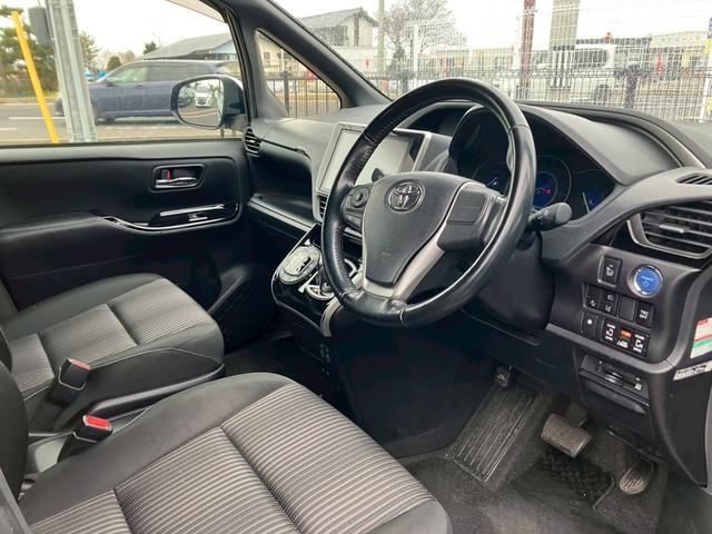 ヴォクシー ハイブリッドＺＳ　煌　ワンオーナー　純正１０インチナビ　純正１２．１インチフリップダウンモニター　モデリスタアルミ　両側電動スライド　シートヒーター　フルセグ　Ｂｌｕｅｔｏｏｔｈ　バックモニター　ＥＴＣ　ドラレコ　クルコン（24枚目）