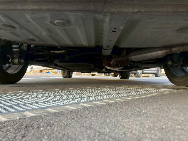 ヴォクシー ハイブリッドＺＳ　煌　ワンオーナー　純正１０インチナビ　純正１２．１インチフリップダウンモニター　モデリスタアルミ　両側電動スライド　シートヒーター　フルセグ　Ｂｌｕｅｔｏｏｔｈ　バックモニター　ＥＴＣ　ドラレコ　クルコン（33枚目）