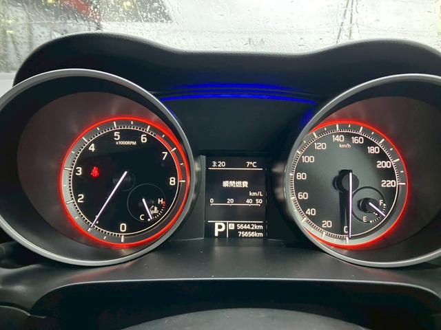 スイフト ＸＬ　純正ナビ　全周囲カメラ　シートヒーター　ステアリングリモコン　パドルシフト　ＭＴモード　電動格納ミラー　横滑り防止装置　フルセグＴＶ　Ｂｌｕｅｔｏｏｔｈ　ＵＳＢ　ＣＤ　スマートキー　純正ＡＷ　フォグ（4枚目）
