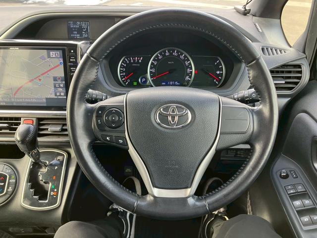 ヴォクシー ＺＳ　煌　ＡＬＰＩＮＥ１０インチナビ　ＡＬＰＩＮＥ１０．１インチ後部座席モニター　寒冷地仕様　両側電動スライドドア　バックカメラ　ステリモ　アイドリングストップ　横滑り防止装置　フルセグＴＶ　Ｂｌｕｅｔｏｏｔｈ（9枚目）