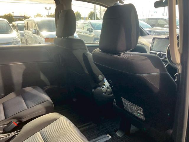 ヴォクシー ＺＳ　煌　ＡＬＰＩＮＥ１０インチナビ　ＡＬＰＩＮＥ１０．１インチ後部座席モニター　寒冷地仕様　両側電動スライドドア　バックカメラ　ステリモ　アイドリングストップ　横滑り防止装置　フルセグＴＶ　Ｂｌｕｅｔｏｏｔｈ（23枚目）