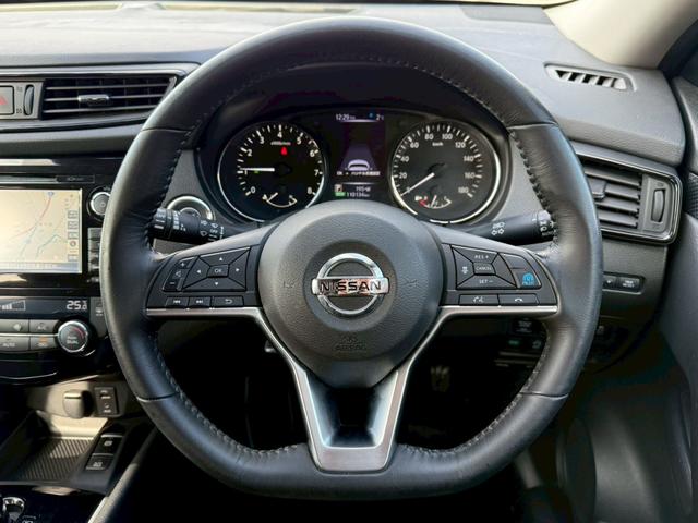 �y�`�b�b�z��葬�x�ł̏��q�͂������A�O���̎ԗ��Ƃ̋��������ɕۂ��Ȃ��玩���ŉ��������s���܂��B�������H���s���ɂ͑�ϊ������@�\�ł��B