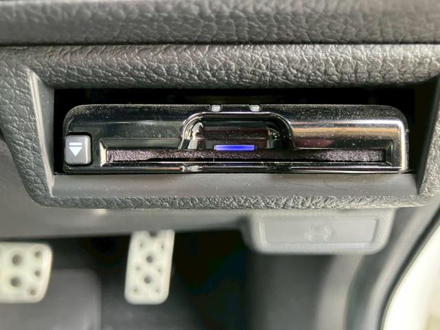 フォレスター Ｓ－リミテッド　７インチナビ　シートヒーター　バックモニター　ハーフレザーシート　フルセグＴＶ　Ｂｌｕｅｔｈｏｏｔｈ　アダプティブクルーズコントロール　パドルシフト　純正１８インチＡＷ　ＥＴＣ（17枚目）