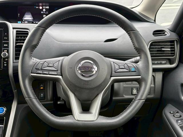 �y�`�b�b�z��葬�x�ł̏��q�͂������A�O���̎ԗ��Ƃ̋��������ɕۂ��Ȃ��玩���ŉ��������s���܂��B�������H���s���ɂ͑�ϊ������@�\�ł��B