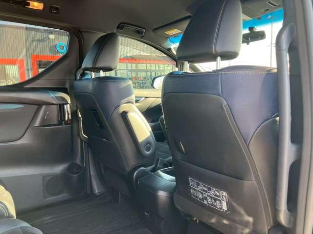 ヴェルファイア ２．５Ｚ　Ａエディション　ゴールデンアイズ　純正９インチナビ　フルセグＴＶ　Ｂｌｕｅｔｏｏｔｈ　１２．１インチ後部座席モニター　クリアランスソナー　クルコン　コーナーセンサー　　ＥＴＣ　　パワーバックドア　両側電動スライドドア　オットマン（24枚目）