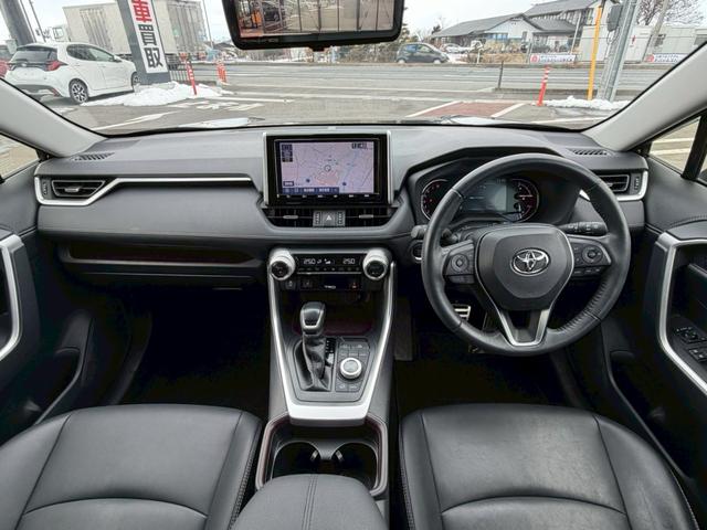 ＲＡＶ４ Ｇ　Ｚパッケージ　ＴＲＤエアロ　純正９インチナビ　フルセグＴＶ　Ｂｌｕｅｔｏｏｔｈ　ＤＶＤ　ＥＴＣ　デジタルインナーミラー　ブラインドスポットモニター　純正１９インチアルミホイール　バックカメラ　ＬＥＤヘッドライト（2枚目）