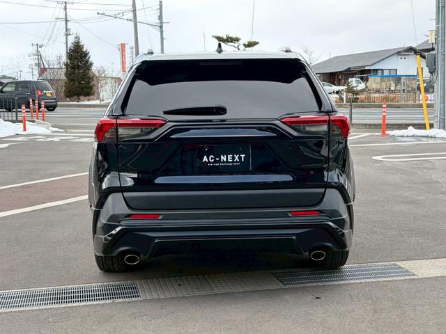 ＲＡＶ４ Ｇ　Ｚパッケージ　ＴＲＤエアロ　純正９インチナビ　フルセグＴＶ　Ｂｌｕｅｔｏｏｔｈ　ＤＶＤ　ＥＴＣ　デジタルインナーミラー　ブラインドスポットモニター　純正１９インチアルミホイール　バックカメラ　ＬＥＤヘッドライト（6枚目）