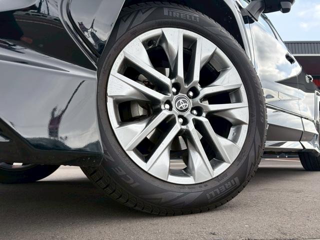 ＲＡＶ４ Ｇ　Ｚパッケージ　ＴＲＤエアロ　純正９インチナビ　フルセグＴＶ　Ｂｌｕｅｔｏｏｔｈ　ＤＶＤ　ＥＴＣ　デジタルインナーミラー　ブラインドスポットモニター　純正１９インチアルミホイール　バックカメラ　ＬＥＤヘッドライト（7枚目）