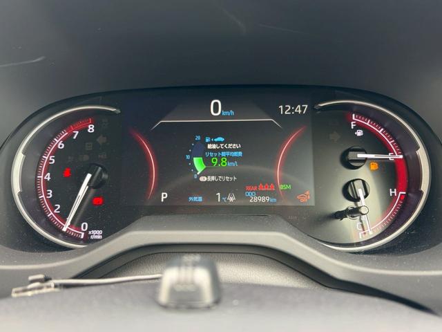 ＲＡＶ４ Ｇ　Ｚパッケージ　ＴＲＤエアロ　純正９インチナビ　フルセグＴＶ　Ｂｌｕｅｔｏｏｔｈ　ＤＶＤ　ＥＴＣ　デジタルインナーミラー　ブラインドスポットモニター　純正１９インチアルミホイール　バックカメラ　ＬＥＤヘッドライト（8枚目）