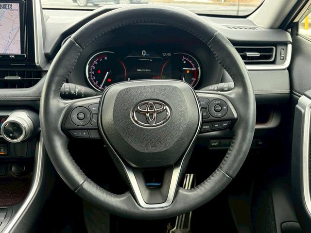 ＲＡＶ４ Ｇ　Ｚパッケージ　ＴＲＤエアロ　純正９インチナビ　フルセグＴＶ　Ｂｌｕｅｔｏｏｔｈ　ＤＶＤ　ＥＴＣ　デジタルインナーミラー　ブラインドスポットモニター　純正１９インチアルミホイール　バックカメラ　ＬＥＤヘッドライト（9枚目）