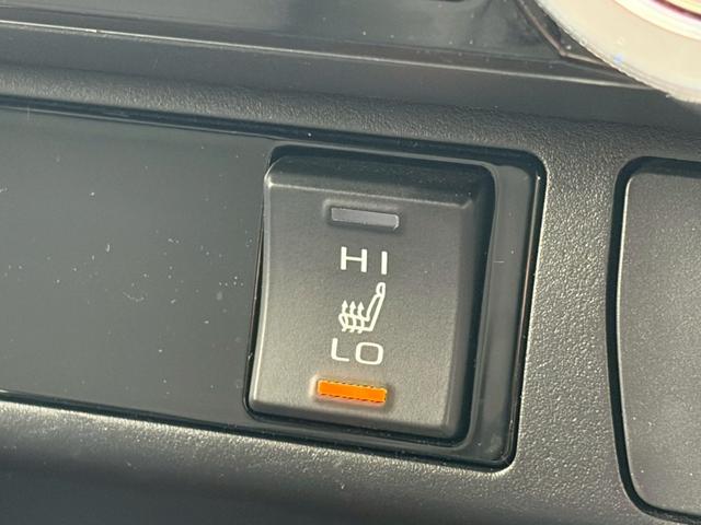 ＲＡＶ４ Ｇ　Ｚパッケージ　ＴＲＤエアロ　純正９インチナビ　フルセグＴＶ　Ｂｌｕｅｔｏｏｔｈ　ＤＶＤ　ＥＴＣ　デジタルインナーミラー　ブラインドスポットモニター　純正１９インチアルミホイール　バックカメラ　ＬＥＤヘッドライト（17枚目）