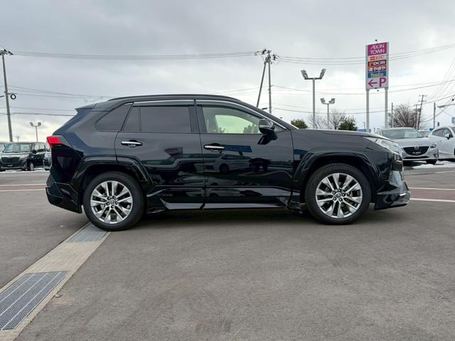 ＲＡＶ４ Ｇ　Ｚパッケージ　ＴＲＤエアロ　純正９インチナビ　フルセグＴＶ　Ｂｌｕｅｔｏｏｔｈ　ＤＶＤ　ＥＴＣ　デジタルインナーミラー　ブラインドスポットモニター　純正１９インチアルミホイール　バックカメラ　ＬＥＤヘッドライト（21枚目）