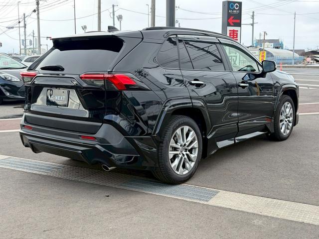 ＲＡＶ４ Ｇ　Ｚパッケージ　ＴＲＤエアロ　純正９インチナビ　フルセグＴＶ　Ｂｌｕｅｔｏｏｔｈ　ＤＶＤ　ＥＴＣ　デジタルインナーミラー　ブラインドスポットモニター　純正１９インチアルミホイール　バックカメラ　ＬＥＤヘッドライト（22枚目）