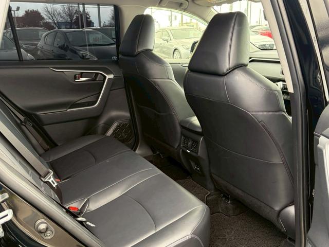 ＲＡＶ４ Ｇ　Ｚパッケージ　ＴＲＤエアロ　純正９インチナビ　フルセグＴＶ　Ｂｌｕｅｔｏｏｔｈ　ＤＶＤ　ＥＴＣ　デジタルインナーミラー　ブラインドスポットモニター　純正１９インチアルミホイール　バックカメラ　ＬＥＤヘッドライト（25枚目）
