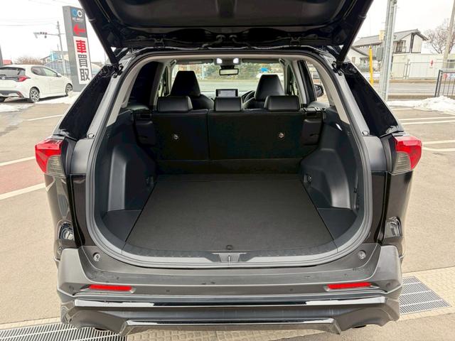 ＲＡＶ４ Ｇ　Ｚパッケージ　ＴＲＤエアロ　純正９インチナビ　フルセグＴＶ　Ｂｌｕｅｔｏｏｔｈ　ＤＶＤ　ＥＴＣ　デジタルインナーミラー　ブラインドスポットモニター　純正１９インチアルミホイール　バックカメラ　ＬＥＤヘッドライト（27枚目）