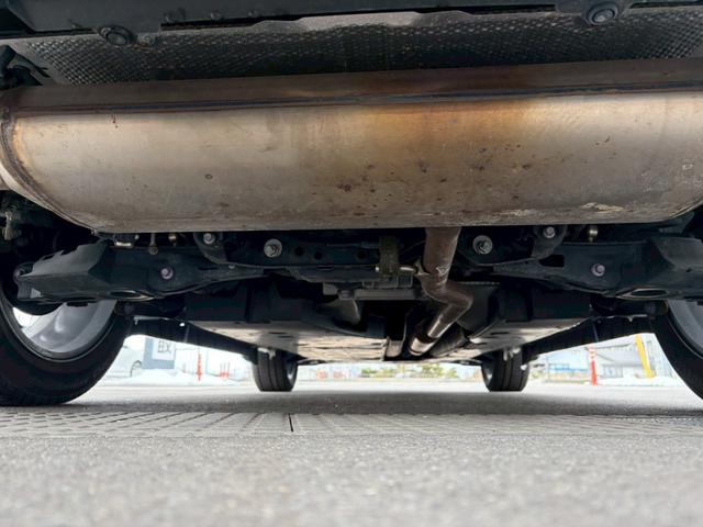 ＲＡＶ４ Ｇ　Ｚパッケージ　ＴＲＤエアロ　純正９インチナビ　フルセグＴＶ　Ｂｌｕｅｔｏｏｔｈ　ＤＶＤ　ＥＴＣ　デジタルインナーミラー　ブラインドスポットモニター　純正１９インチアルミホイール　バックカメラ　ＬＥＤヘッドライト（28枚目）