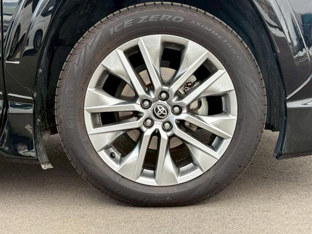 ＲＡＶ４ Ｇ　Ｚパッケージ　ＴＲＤエアロ　純正９インチナビ　フルセグＴＶ　Ｂｌｕｅｔｏｏｔｈ　ＤＶＤ　ＥＴＣ　デジタルインナーミラー　ブラインドスポットモニター　純正１９インチアルミホイール　バックカメラ　ＬＥＤヘッドライト（30枚目）