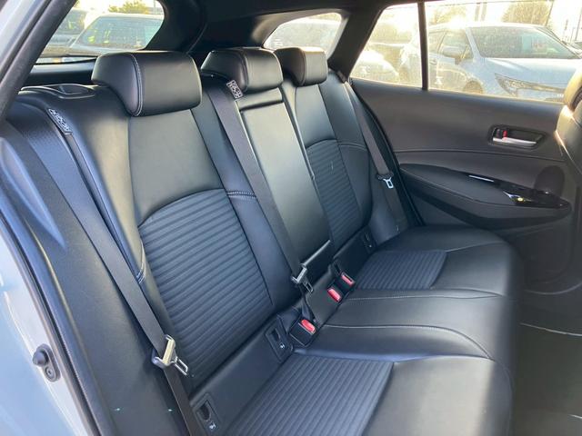 カローラツーリング ハイブリッド　ダブルバイビー　クリアランスソナー　純正ＤＰオーディオ　バックカメラ　ＬＥＤヘッドライト　オートライト　オートハイビーム　ＡＣＣ　ヘッドアップＤＰ　ＥＴＣ２．０　ドラレコ　フルセグ　Ｂｌｕｅｔｏｏｔｈ　ＵＳＢ　ＤＶＤ（22枚目）