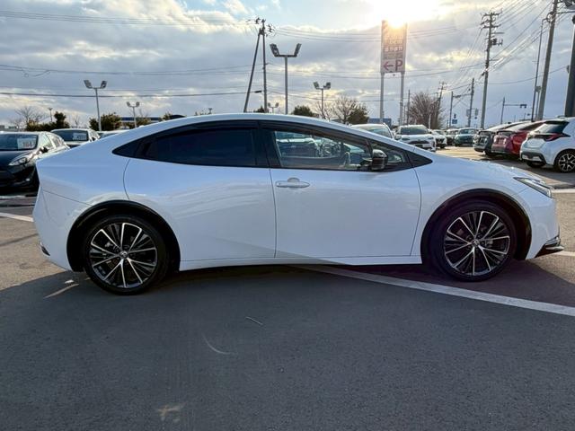 プリウス Ｚ　クリアランスソナー　純正ナビ　全周囲カメラ　アダプティブクルーズコントロール　デジタルインナーミラー　ブラインドスポットモニター　パワーバックドア　シートヒーター　シートベンチレーション　ＥＴＣ２．０（22枚目）