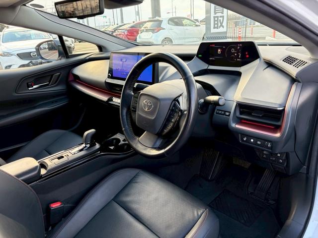 プリウス Ｚ　クリアランスソナー　純正ナビ　全周囲カメラ　アダプティブクルーズコントロール　デジタルインナーミラー　ブラインドスポットモニター　パワーバックドア　シートヒーター　シートベンチレーション　ＥＴＣ２．０（24枚目）