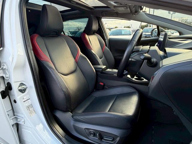 プリウス Ｚ　クリアランスソナー　純正ナビ　全周囲カメラ　アダプティブクルーズコントロール　デジタルインナーミラー　ブラインドスポットモニター　パワーバックドア　シートヒーター　シートベンチレーション　ＥＴＣ２．０（25枚目）