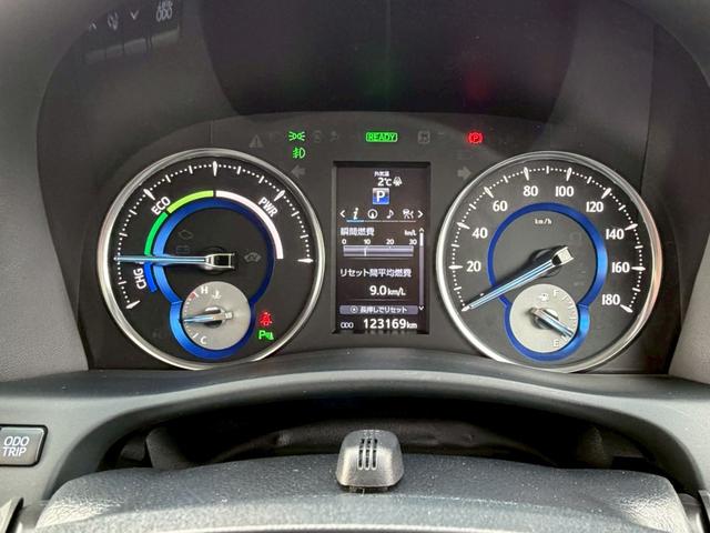 ヴェルファイアハイブリッド ＺＲ　純正１０インチナビ　サンルーフ　両側電動スライドドア　パワーバックドア　バックモニター　リアオートエアコン　アダプティブクルーズコントロール　Ｂｌｕｅｔｈｏｏｔｈ　ＤＶＤ　ＥＴＣ　クリアランスソナー（8枚目）