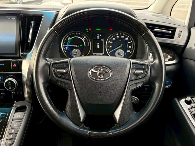 ヴェルファイアハイブリッド ＺＲ　純正１０インチナビ　サンルーフ　両側電動スライドドア　パワーバックドア　バックモニター　リアオートエアコン　アダプティブクルーズコントロール　Ｂｌｕｅｔｈｏｏｔｈ　ＤＶＤ　ＥＴＣ　クリアランスソナー（9枚目）