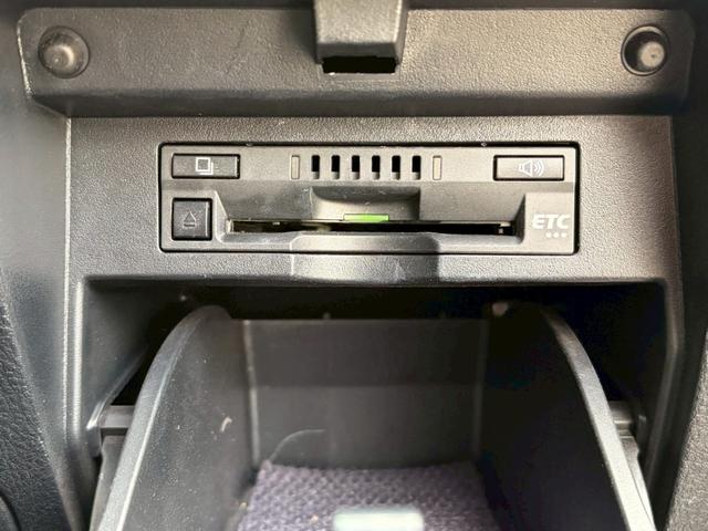 ヴェルファイアハイブリッド ＺＲ　純正１０インチナビ　サンルーフ　両側電動スライドドア　パワーバックドア　バックモニター　リアオートエアコン　アダプティブクルーズコントロール　Ｂｌｕｅｔｈｏｏｔｈ　ＤＶＤ　ＥＴＣ　クリアランスソナー（18枚目）