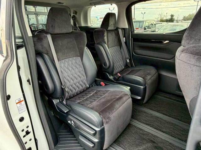 ヴェルファイアハイブリッド ＺＲ　純正１０インチナビ　サンルーフ　両側電動スライドドア　パワーバックドア　バックモニター　リアオートエアコン　アダプティブクルーズコントロール　Ｂｌｕｅｔｈｏｏｔｈ　ＤＶＤ　ＥＴＣ　クリアランスソナー（27枚目）