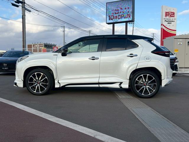 ヤリスクロス ハイブリッドＺ　クリアランスソナー　モデリスタフルエアロ　純正ＤＰオーディオ　全周囲カメラ　ＡＣＣ　ブラインドスポットモニター　ドラレコ　電動パーキング　シートヒーター　ＥＴＣ２．０　フルセグＴＶ　Ｂｌｕｅｔｏｏｔｈ（5枚目）