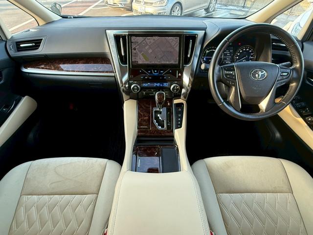 アルファードハイブリッド Ｘ　モデリスタフルエアロ　Ｃａｒｒｏｚｚｅｒｉａ１０インチナビ　Ｃａｒｒｏｚｚｅｒｉａ１２．３型フリップダウンモニター　デジタルインナーミラー　寒冷地仕様　ＢＳＭ　両側電動スライドドア　ドラレコ　ＥＴＣ（2枚目）