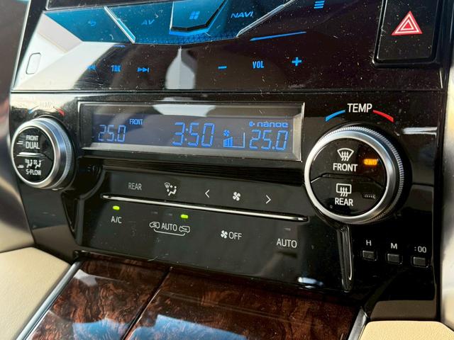 アルファードハイブリッド Ｘ　モデリスタフルエアロ　Ｃａｒｒｏｚｚｅｒｉａ１０インチナビ　Ｃａｒｒｏｚｚｅｒｉａ１２．３型フリップダウンモニター　デジタルインナーミラー　寒冷地仕様　ＢＳＭ　両側電動スライドドア　ドラレコ　ＥＴＣ（13枚目）