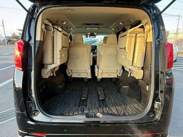 アルファードハイブリッド Ｘ　モデリスタフルエアロ　Ｃａｒｒｏｚｚｅｒｉａ１０インチナビ　Ｃａｒｒｏｚｚｅｒｉａ１２．３型フリップダウンモニター　デジタルインナーミラー　寒冷地仕様　ＢＳＭ　両側電動スライドドア　ドラレコ　ＥＴＣ（32枚目）