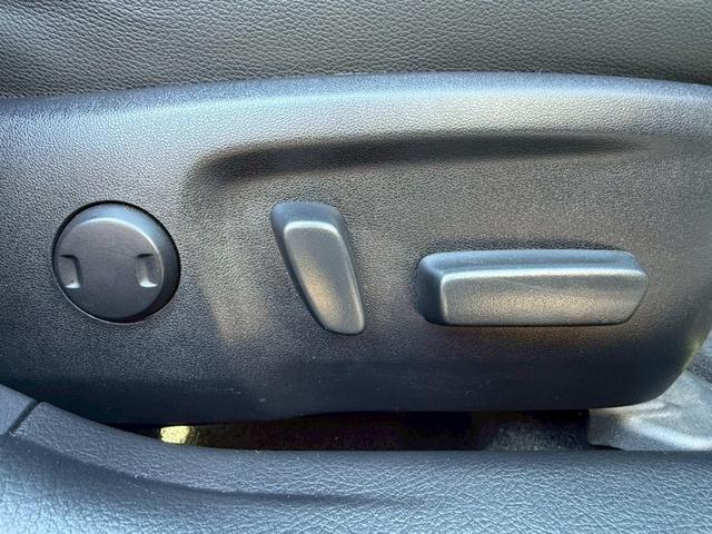 マークＸ ２５０Ｇ　Ｆｏｕｒ　イエローレーベル　４ＷＤ　純正ナビ　バックカメラ　クルーズコントロール　ＬＥＤヘッドライト　フォグランプ　オートライト　ＭＴモード　ステアリングスイッチ　フルセグ　Ｂｌｕｅｔｏｏｔｈ　パワーシート　スマートキー　ＥＴＣ（22枚目）